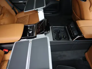 AUDI A8L 60 TFSIe lang EXCLUSIVE BLACK-PA. MOD. 2026