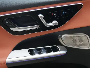 MERCEDES-BENZ GLC 400e 4M.Luft.ACC HUD Pano.AHK.Belüf.Burm.