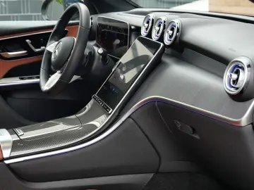 MERCEDES-BENZ GLC 400e 4M.Luft.ACC HUD Pano.AHK.Belüf.Burm.