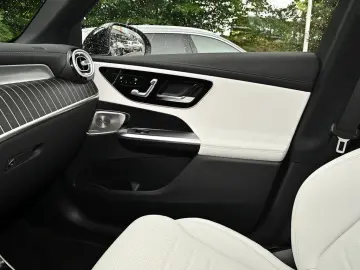 MERCEDES-BENZ GLC 300 de 4M AMG Premium  NIGHT AHK P…