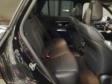 MERCEDES-BENZ GLC200 4M AMG Advan  DISTR Massage AHK…