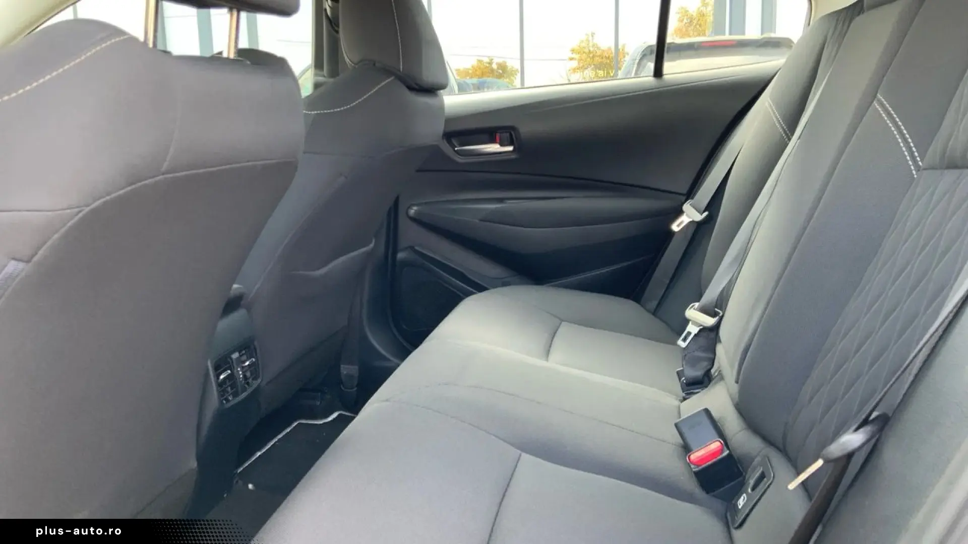 Toyota Corolla 1.8 Business Hibrid