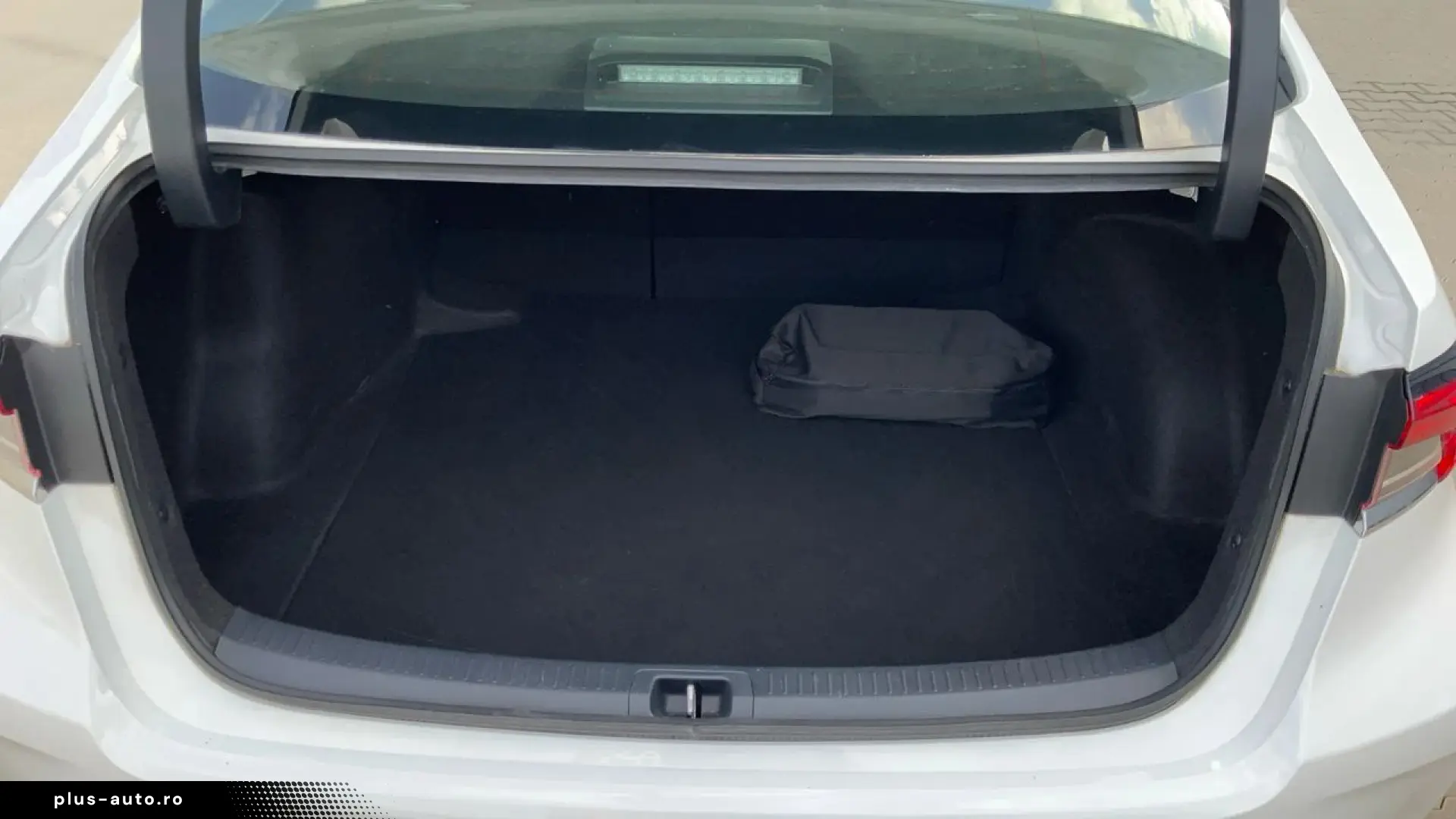Toyota Corolla 1.8 Business Hibrid