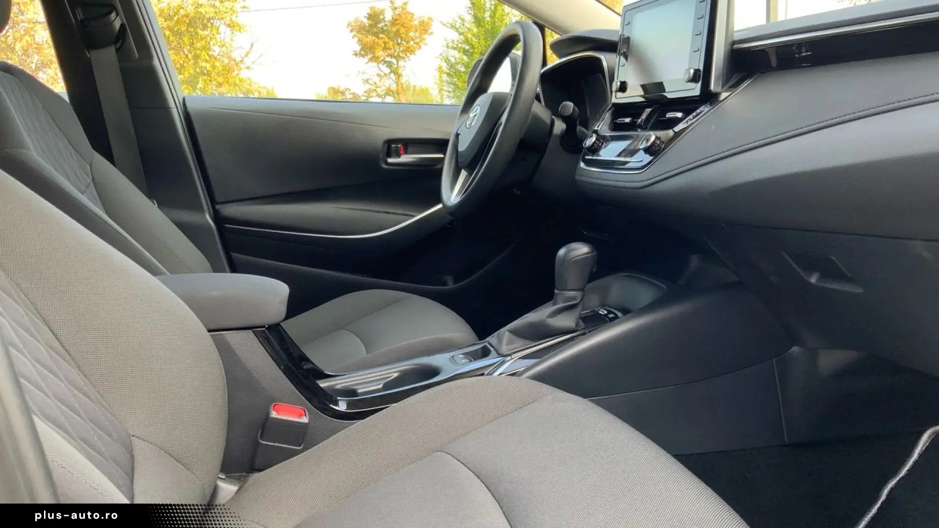 Toyota Corolla 1.8 Business Hibrid
