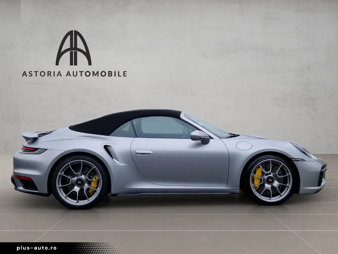 PORSCHE 992 TurboS Cabrio APPROVED Lift 930 Surround ACC