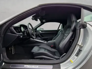 PORSCHE 992 TurboS Cabrio APPROVED Lift 930 Surround ACC
