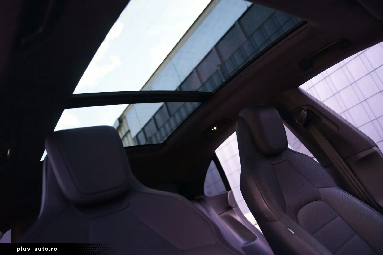 PORSCHE Macan 2025 — imagine 16