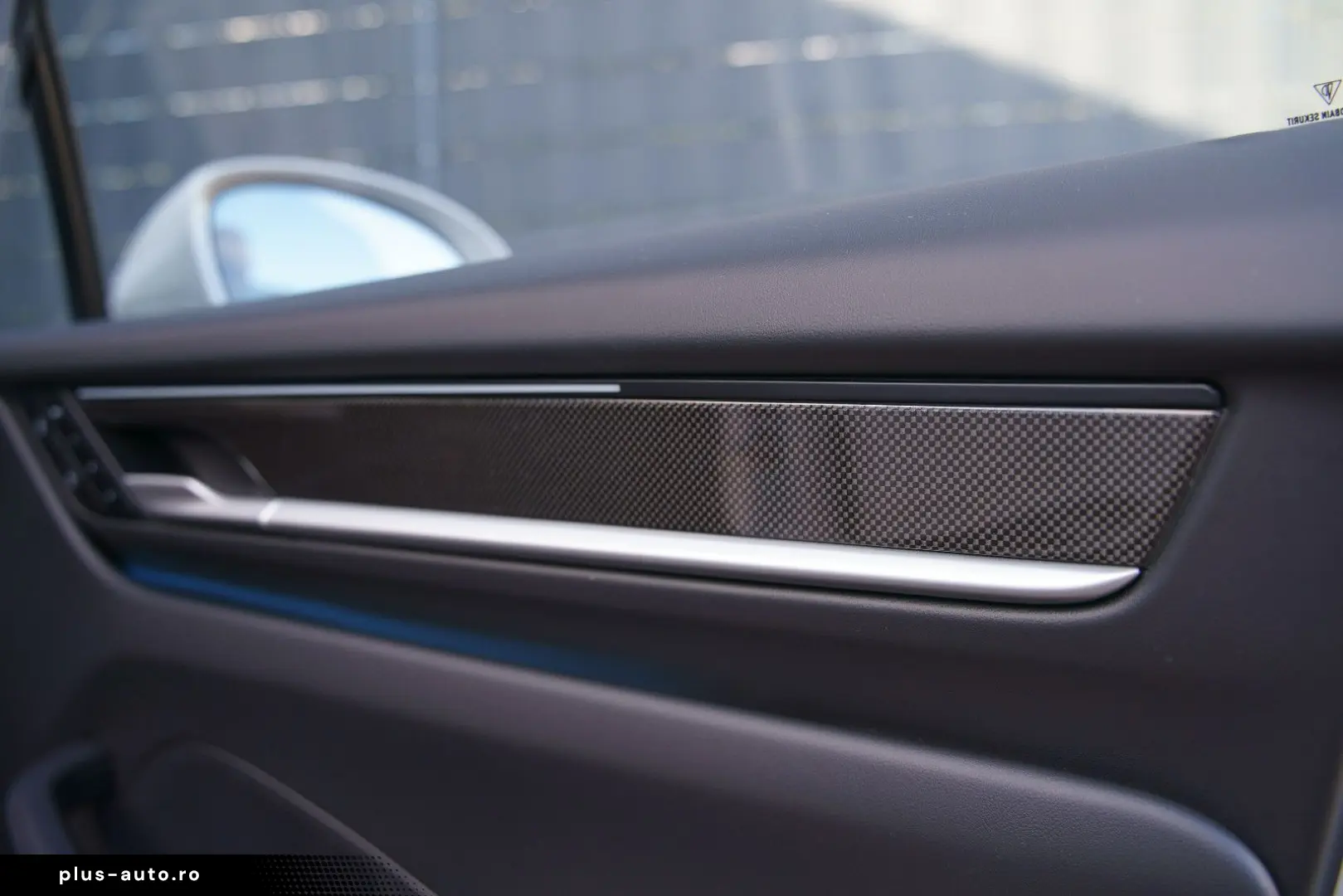 PORSCHE Macan 2025 — imagine 18