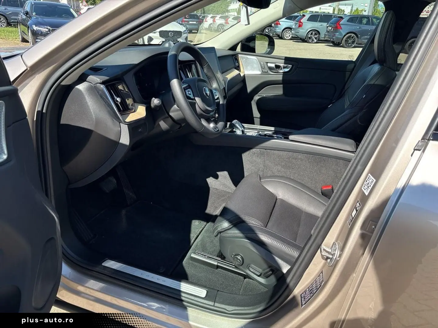 VOLVO XC60 B5 AWD Ultra Dark