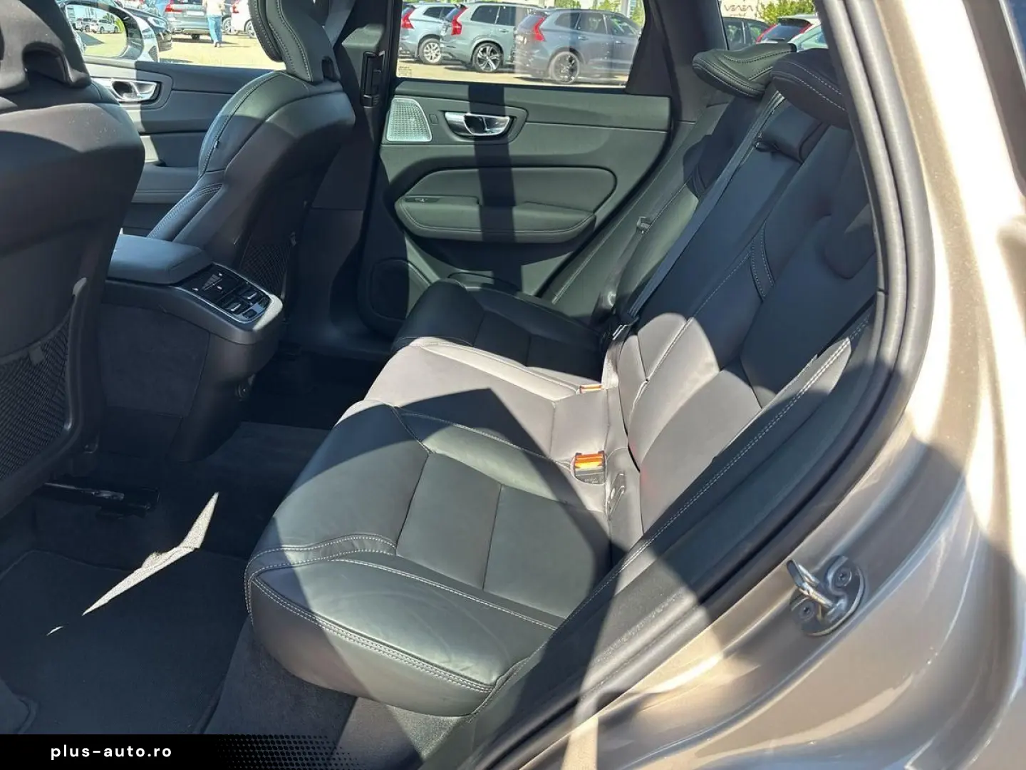 VOLVO XC60 B5 AWD Ultra Dark