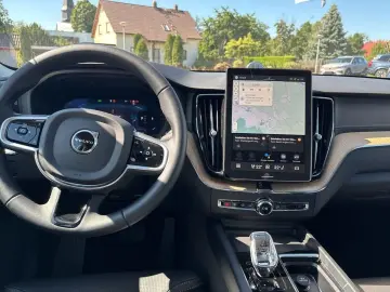 VOLVO XC60 B5 AWD Ultra Dark