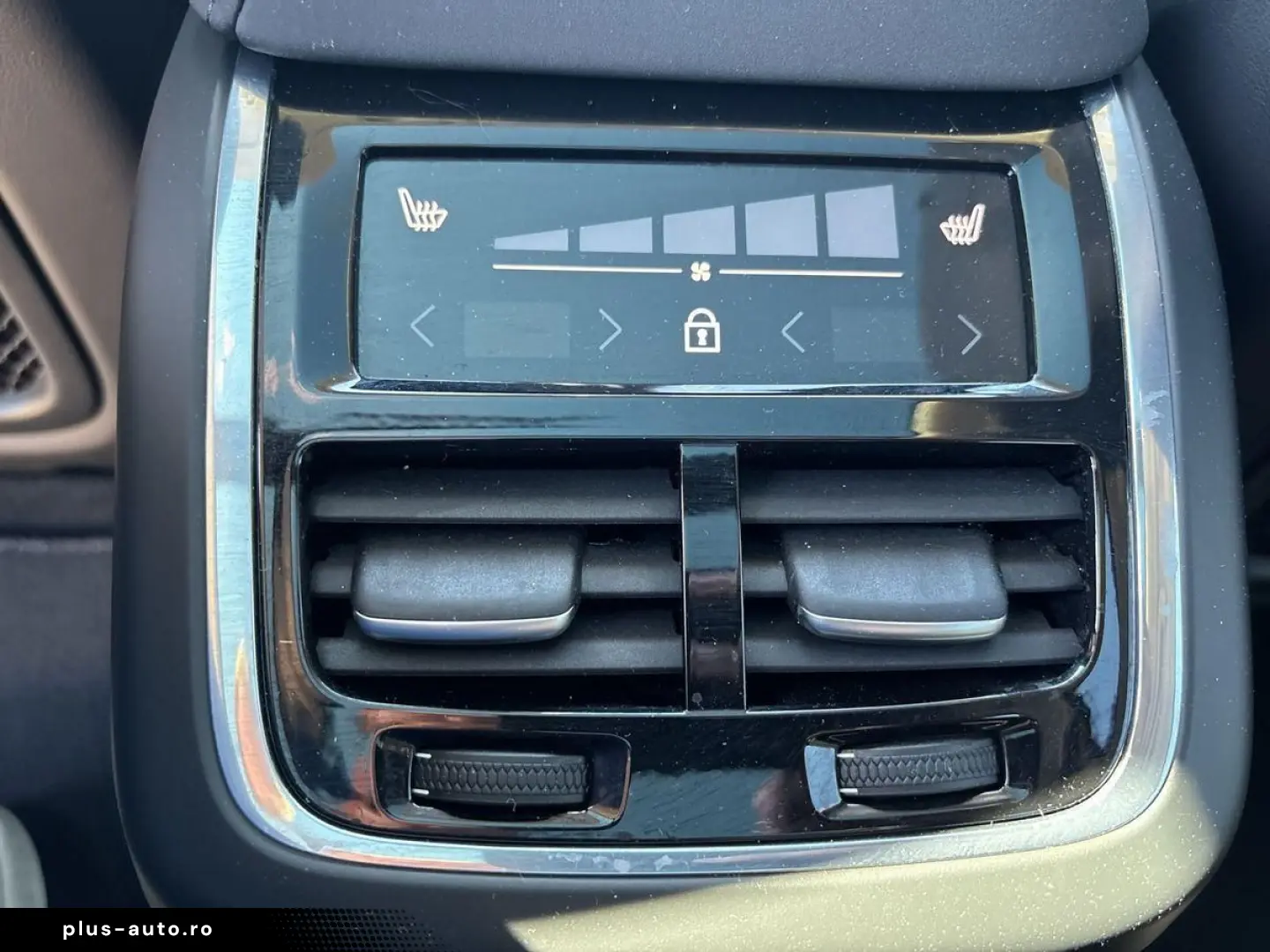 VOLVO XC60 B5 AWD Ultra Dark