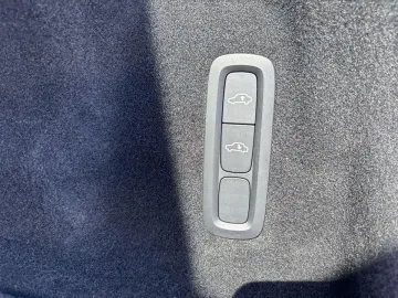 VOLVO XC60 B5 AWD Ultra Dark