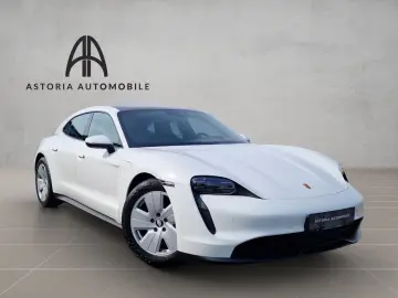 PORSCHE Taycan HuD 360 Pano Perf-Batt  Servo  HomeLink