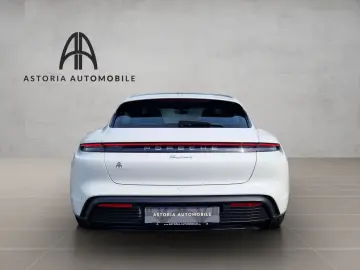 PORSCHE Taycan HuD 360 Pano Perf-Batt  Servo  HomeLink