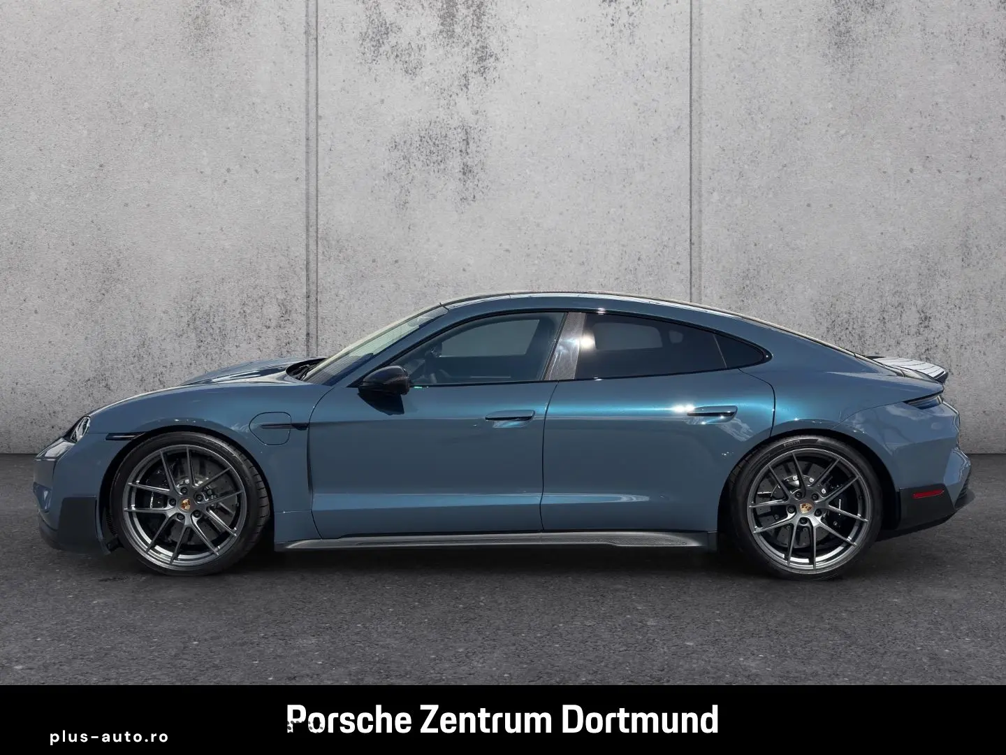 PORSCHE Taycan 2024 — imagine 3