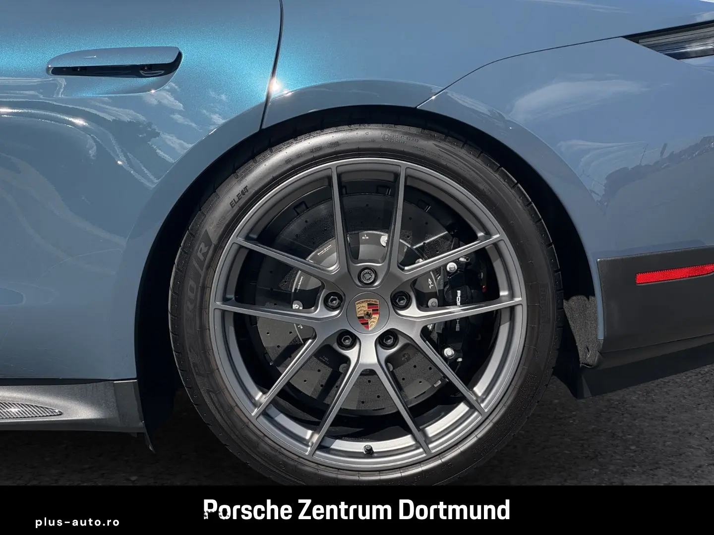 PORSCHE Taycan 2024 — imagine 10