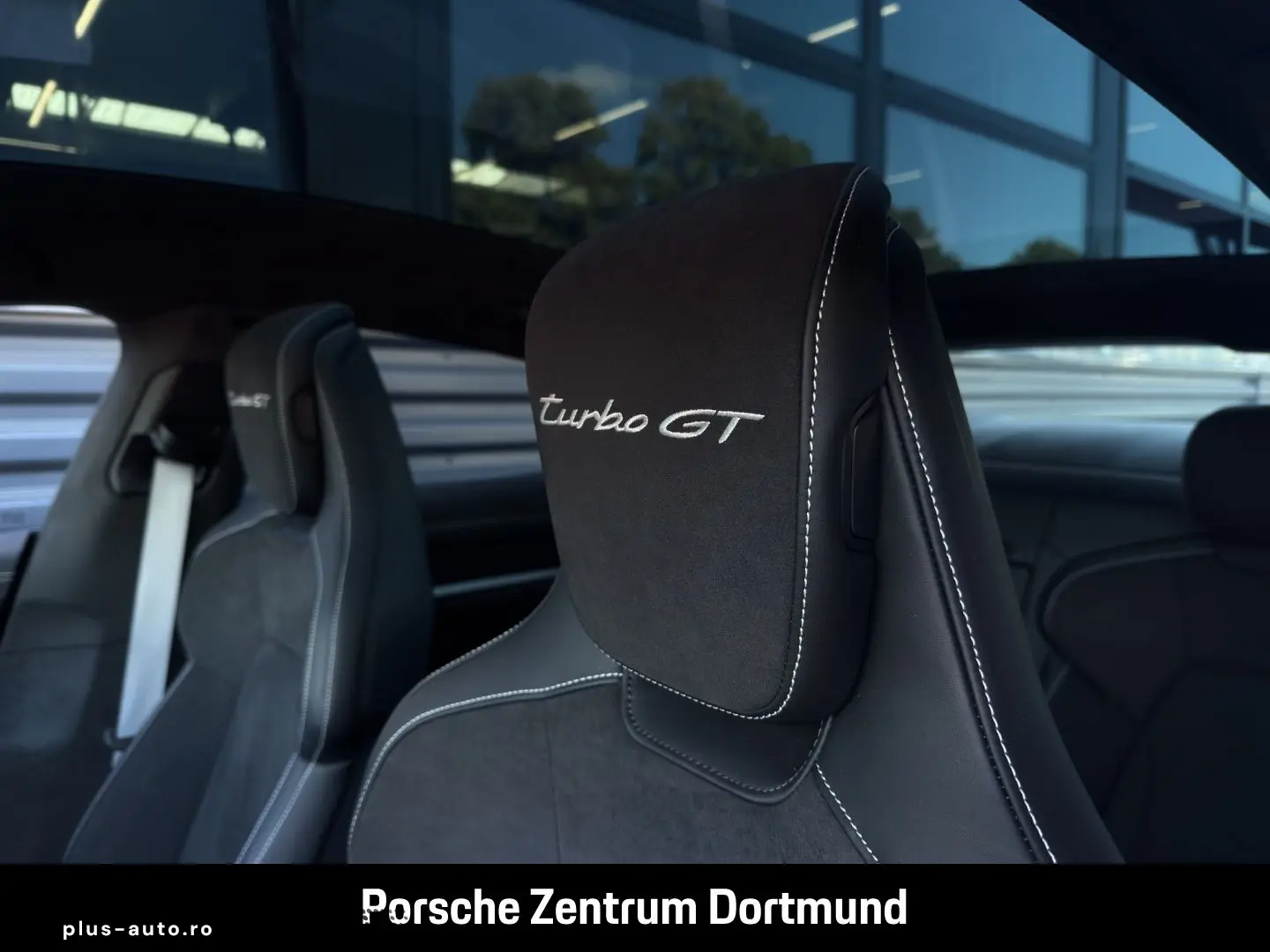 PORSCHE Taycan 2024 — imagine 18