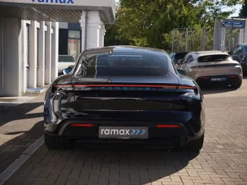 PORSCHE Taycan GTS ACC-PDCC-PSCB-PANO-HINTERACHSL.-VOLL