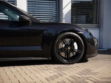 PORSCHE Taycan GTS ACC-PDCC-PSCB-PANO-HINTERACHSL.-VOLL