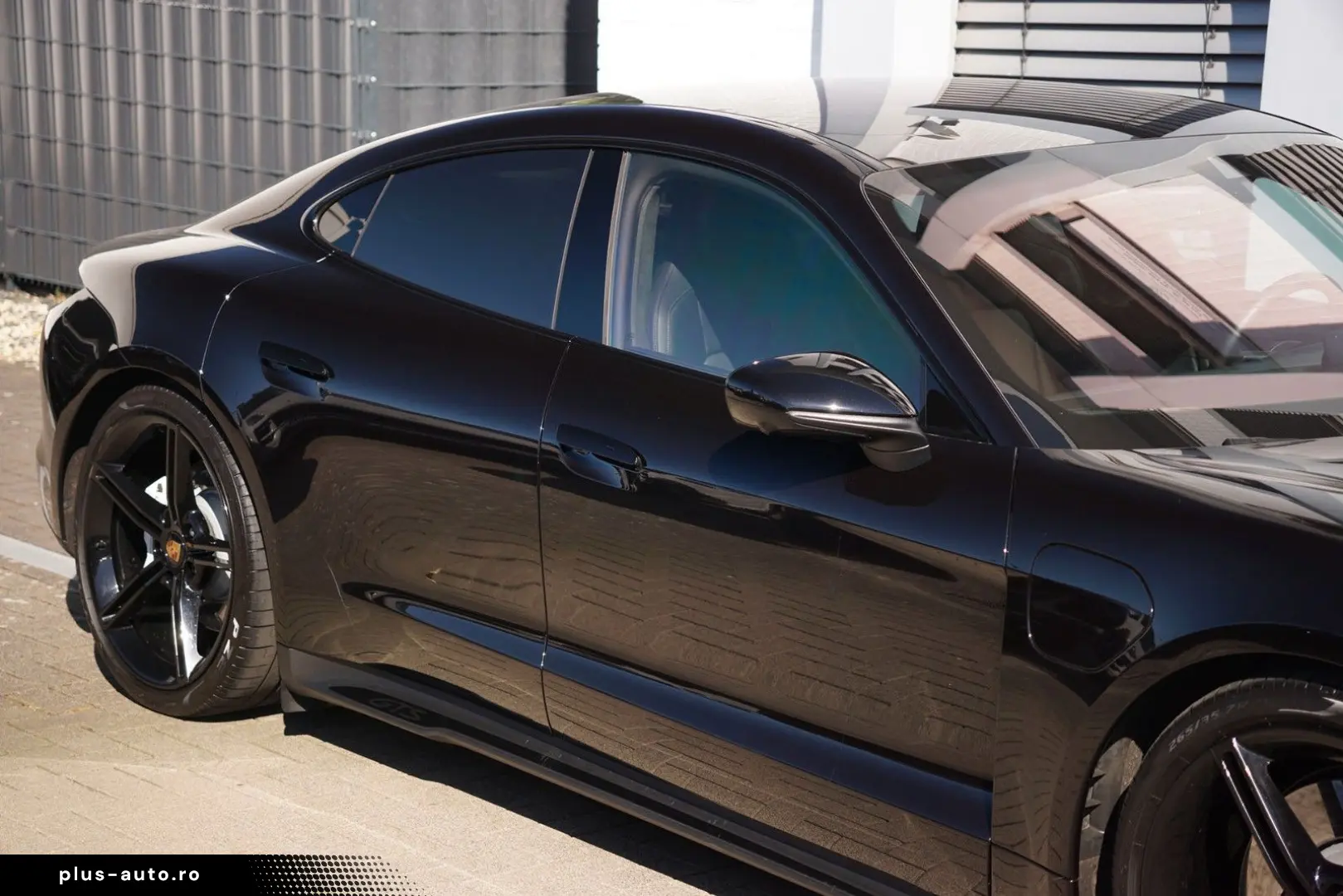 PORSCHE Taycan GTS ACC-PDCC-PSCB-PANO-HINTERACHSL.-VOLL