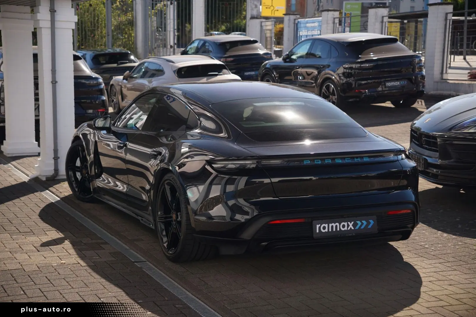 PORSCHE Taycan GTS ACC-PDCC-PSCB-PANO-HINTERACHSL.-VOLL