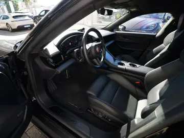 PORSCHE Taycan GTS ACC-PDCC-PSCB-PANO-HINTERACHSL.-VOLL