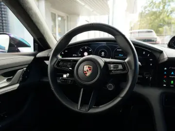PORSCHE Taycan GTS ACC-PDCC-PSCB-PANO-HINTERACHSL.-VOLL