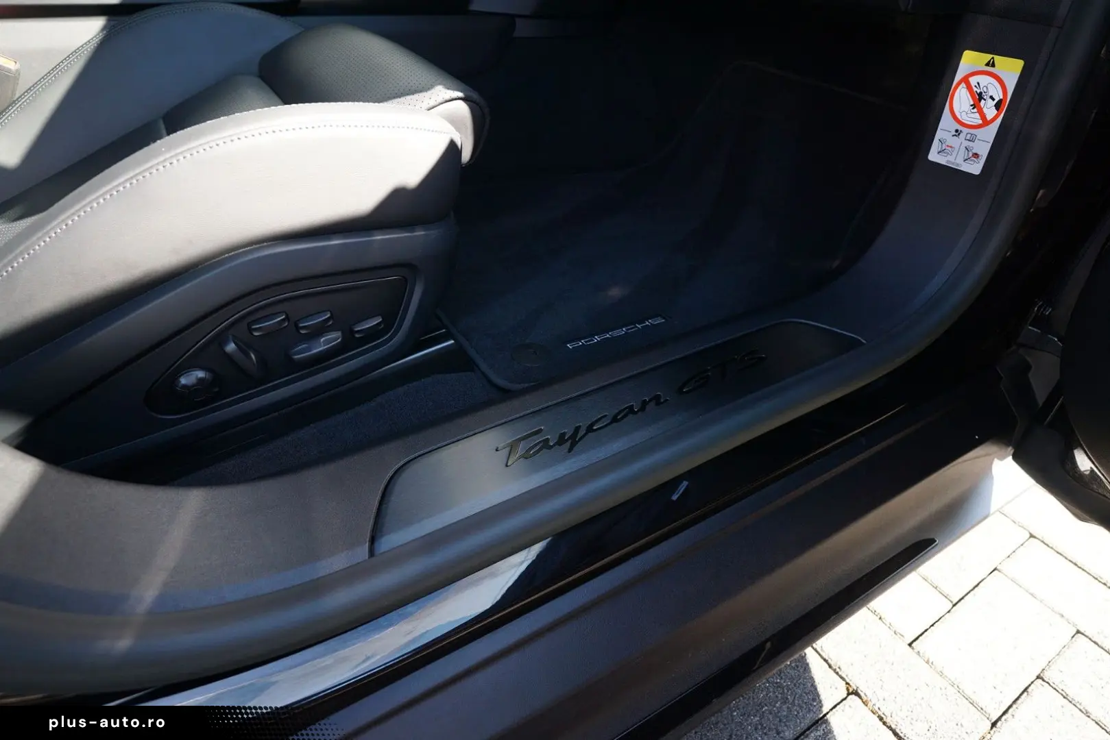 PORSCHE Taycan GTS ACC-PDCC-PSCB-PANO-HINTERACHSL.-VOLL