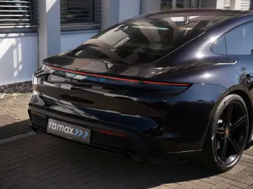 PORSCHE Taycan GTS ACC-PDCC-PSCB-PANO-HINTERACHSL.-VOLL