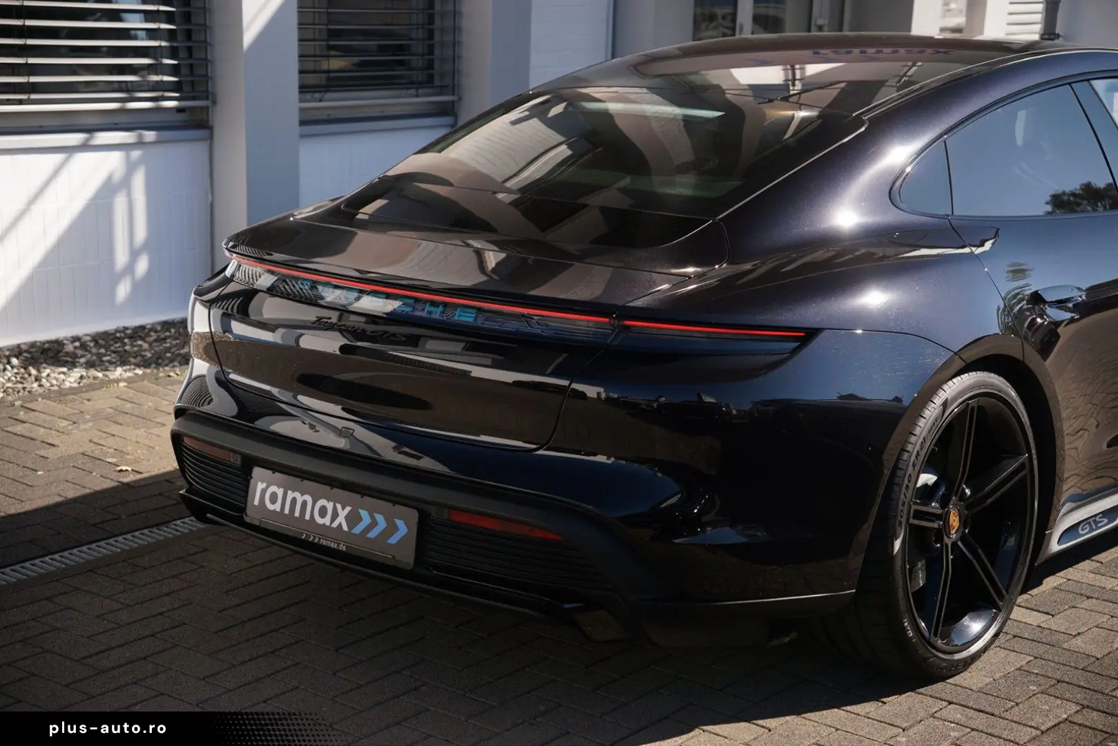 PORSCHE Taycan GTS ACC-PDCC-PSCB-PANO-HINTERACHSL.-VOLL