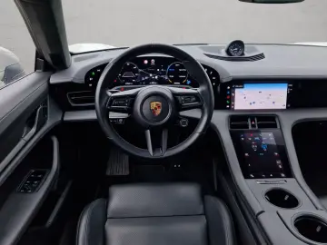 PORSCHE Taycan GTS Pano 360  InnoDr HinterachsLenkung