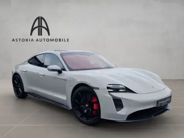 PORSCHE Taycan GTS Pano 360  InnoDr HinterachsLenkung