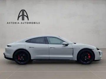 PORSCHE Taycan GTS Pano 360  InnoDr HinterachsLenkung
