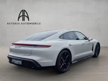 PORSCHE Taycan GTS Pano 360  InnoDr HinterachsLenkung