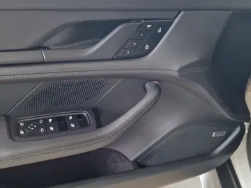 PORSCHE Taycan GTS Pano 360  InnoDr HinterachsLenkung