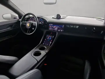 PORSCHE Taycan GTS Pano 360  InnoDr HinterachsLenkung