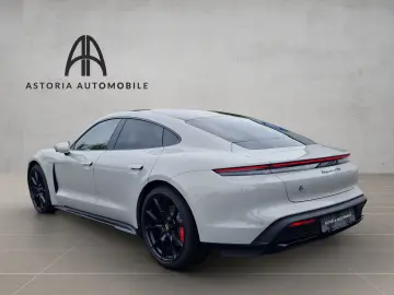 PORSCHE Taycan GTS Pano 360  InnoDr HinterachsLenkung