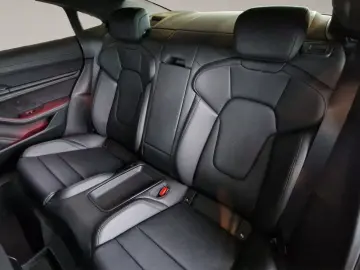 PORSCHE Taycan GTS Pano 360  InnoDr HinterachsLenkung