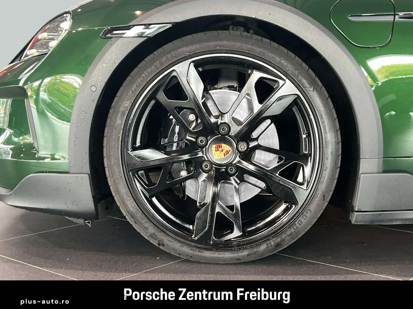 PORSCHE Taycan 4S Cross Turismo InnoDrive HUD HA-Lenkung