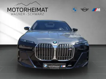 BMW i7 M70 xDrive Two Tone Gran Lusso TV Lounge-Seat