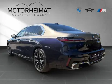 BMW i7 M70 xDrive Two Tone Gran Lusso TV Lounge-Seat