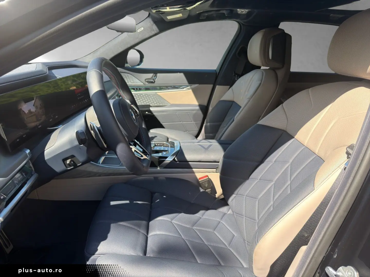 BMW i7 M70 xDrive Two Tone Gran Lusso TV Lounge-Seat