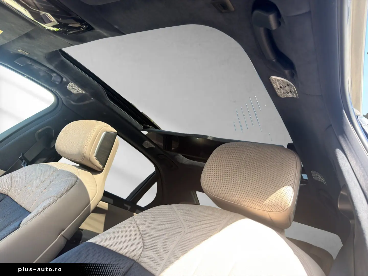 BMW i7 M70 xDrive Two Tone Gran Lusso TV Lounge-Seat