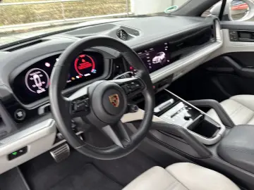 PORSCHE Cayenne Coupe S Luftf Bose 22 Zoll Approved 2028