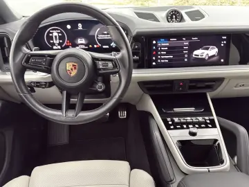 PORSCHE Cayenne Coupe S Luftf Bose 22 Zoll Approved 2028