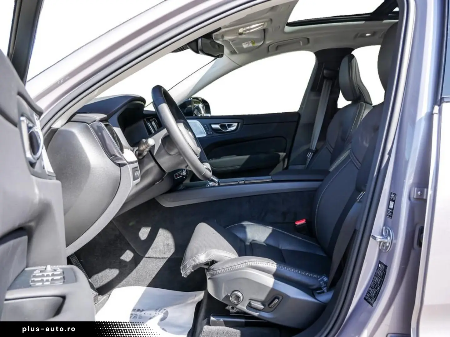 VOLVO XC60 T8 Ultra Dark Recharge Plug-In Hybrid