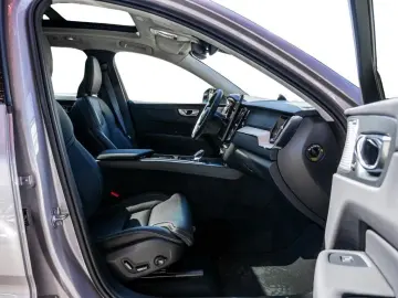 VOLVO XC60 T8 Ultra Dark Recharge Plug-In Hybrid