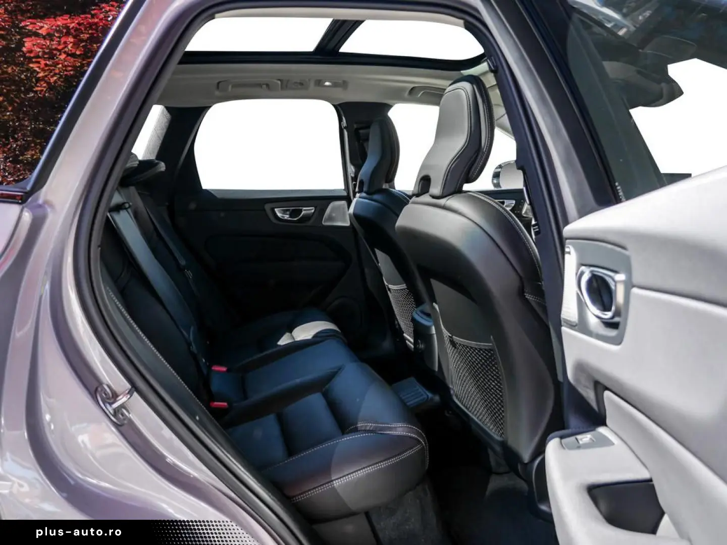 VOLVO XC60 T8 Ultra Dark Recharge Plug-In Hybrid