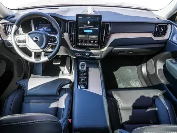 VOLVO XC60 T8 Ultra Dark Recharge Plug-In Hybrid